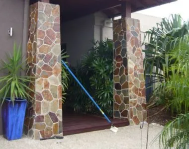 Kakadu slate on mesh used on front door pillars